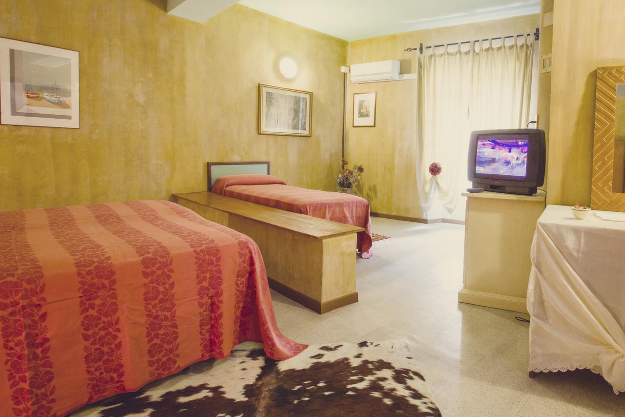 Hotel Centrale 维泰博 外观 照片
